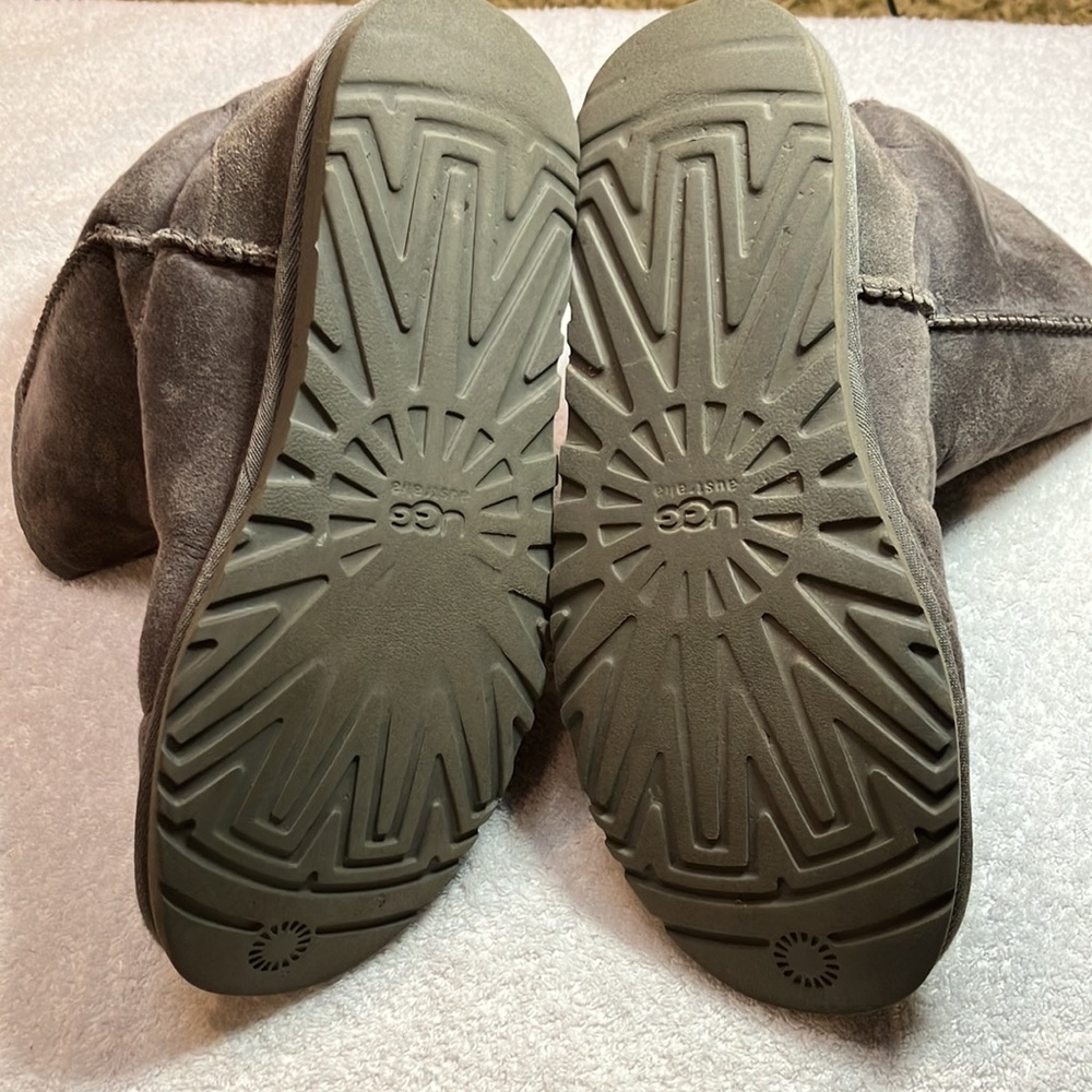 Ugg Classic II gray boots - Picture 6 of 9